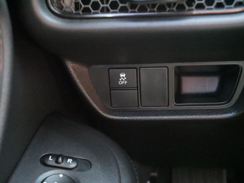 Certified 2023 Honda HR-V LX image 27