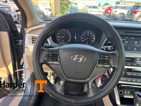 Used 2016 Hyundai Sonata SE FWD image 16