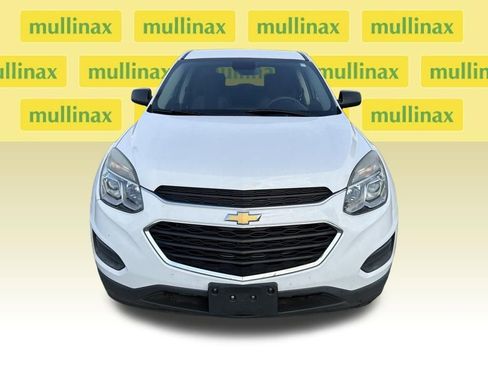 Used 2017 Chevrolet Equinox LS FWD image 2