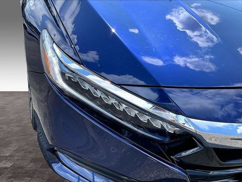 Used 2018 Honda Accord Touring image 30