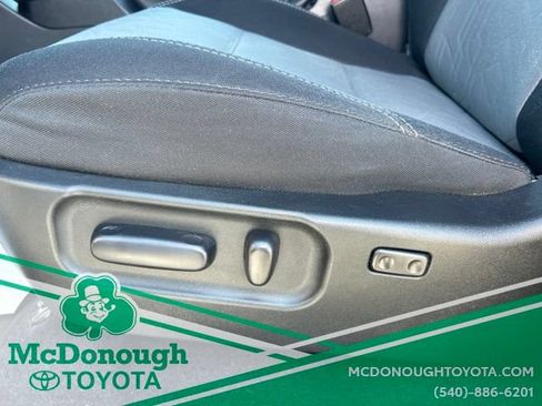 Used 2020 Toyota Tacoma TRD Off-Road w/ Technology Package AWD/4WD image 23