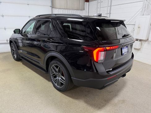 Certified 2025 Ford Explorer ST-Line w/ Premium Package AWD/4WD image 7