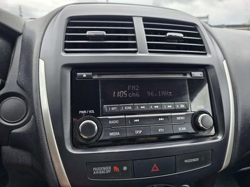 Used 2014 Mitsubishi Outlander Sport ES FWD image 9