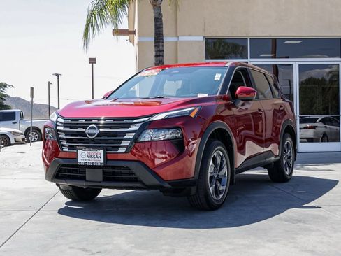 Used 2026 Nissan Rogue SV FWD image 8