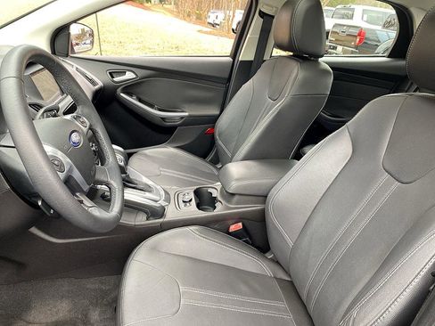 Used 2013 Ford Focus Titanium w/ Titanium Handling Pkg image 11
