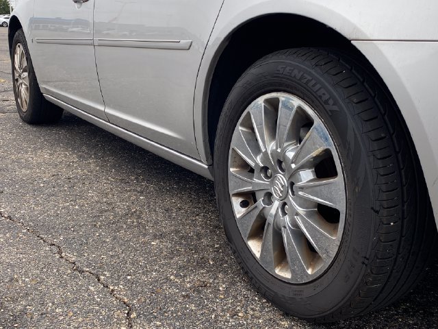 Used 2009 Buick Lucerne CXL w/ Driver Confidence Package FWD image 15