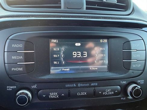 Used 2016 Kia Soul + w/ Soulful Package FWD image 11