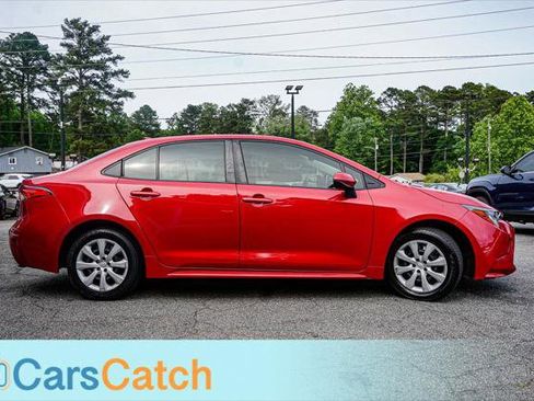 Used 2020 Toyota Corolla LE FWD image 2