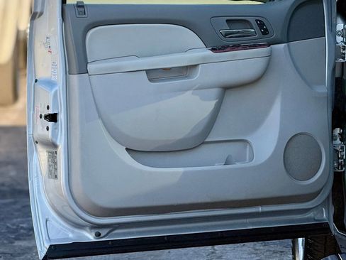 Used 2014 Chevrolet Suburban LT w/ Luxury Package image 11