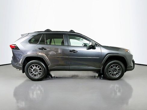 Used 2020 Toyota RAV4 XLE w/ Convenience Package image 8