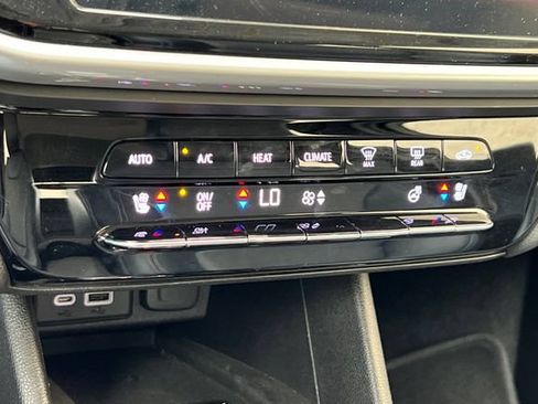 Used 2022 Chevrolet Bolt EUV Premier w/ Sun & Sound Package FWD image 26