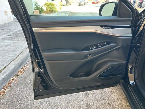 Used 2024 Jeep Wagoneer Launch Edition image 44