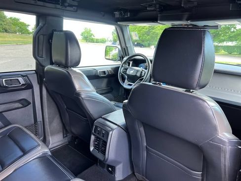 Used 2025 Ford Bronco Outer Banks AWD/4WD image 35