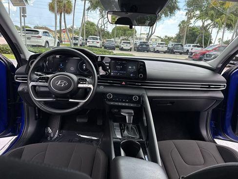 Used 2021 Hyundai Elantra SEL w/ Convenience + Premium Package FWD image 36
