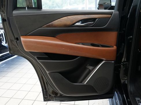 Used 2016 Cadillac Escalade Luxury AWD/4WD image 52