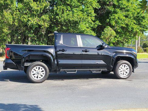 Certified 2024 Toyota Tacoma SR5 AWD/4WD image 7