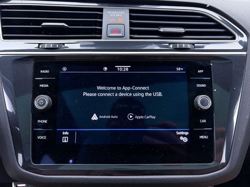 Used 2024 Volkswagen Tiguan SE R-Line image 20