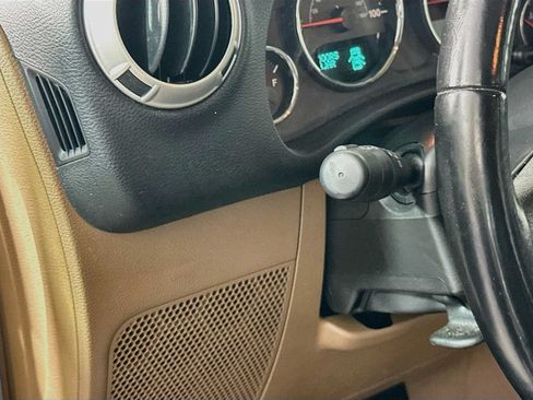 Used 2018 Jeep Wrangler Unlimited Sahara w/ Connectivity Group AWD/4WD image 8