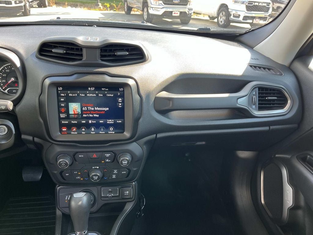 Used 2023 Jeep Renegade Latitude AWD/4WD image 11