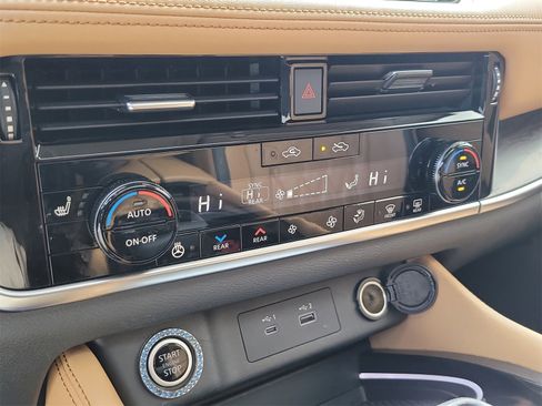 Used 2021 Nissan Rogue Platinum image 25