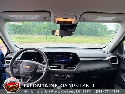 Used 2025 Chevrolet TrailBlazer LS FWD image 11