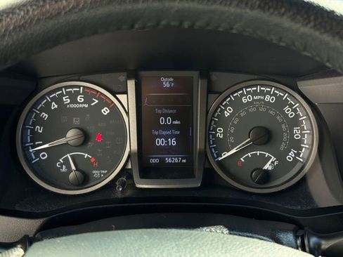 Used 2020 Toyota Tacoma TRD Off-Road w/ Technology Package AWD/4WD image 15