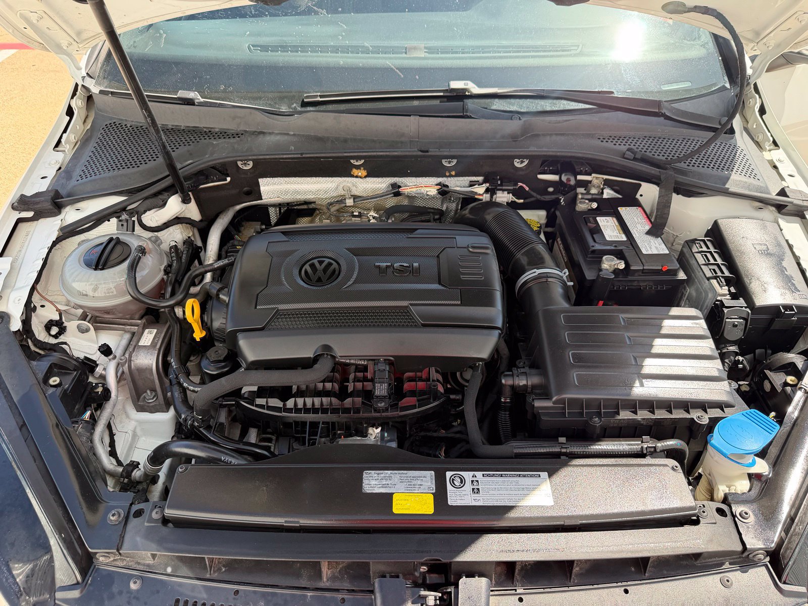 Used 2015 Volkswagen Golf 4-Door FWD image 24