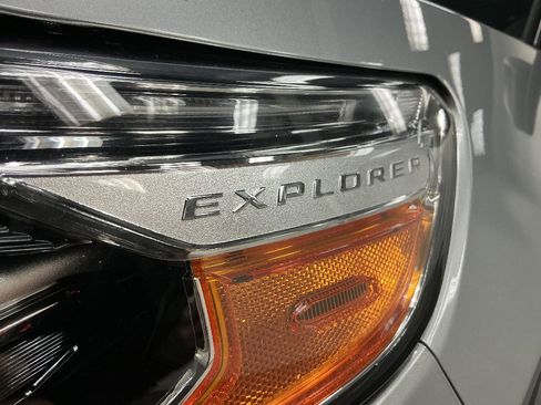 Used 2021 Ford Explorer XLT w/ Equipment Group 202A AWD/4WD image 3