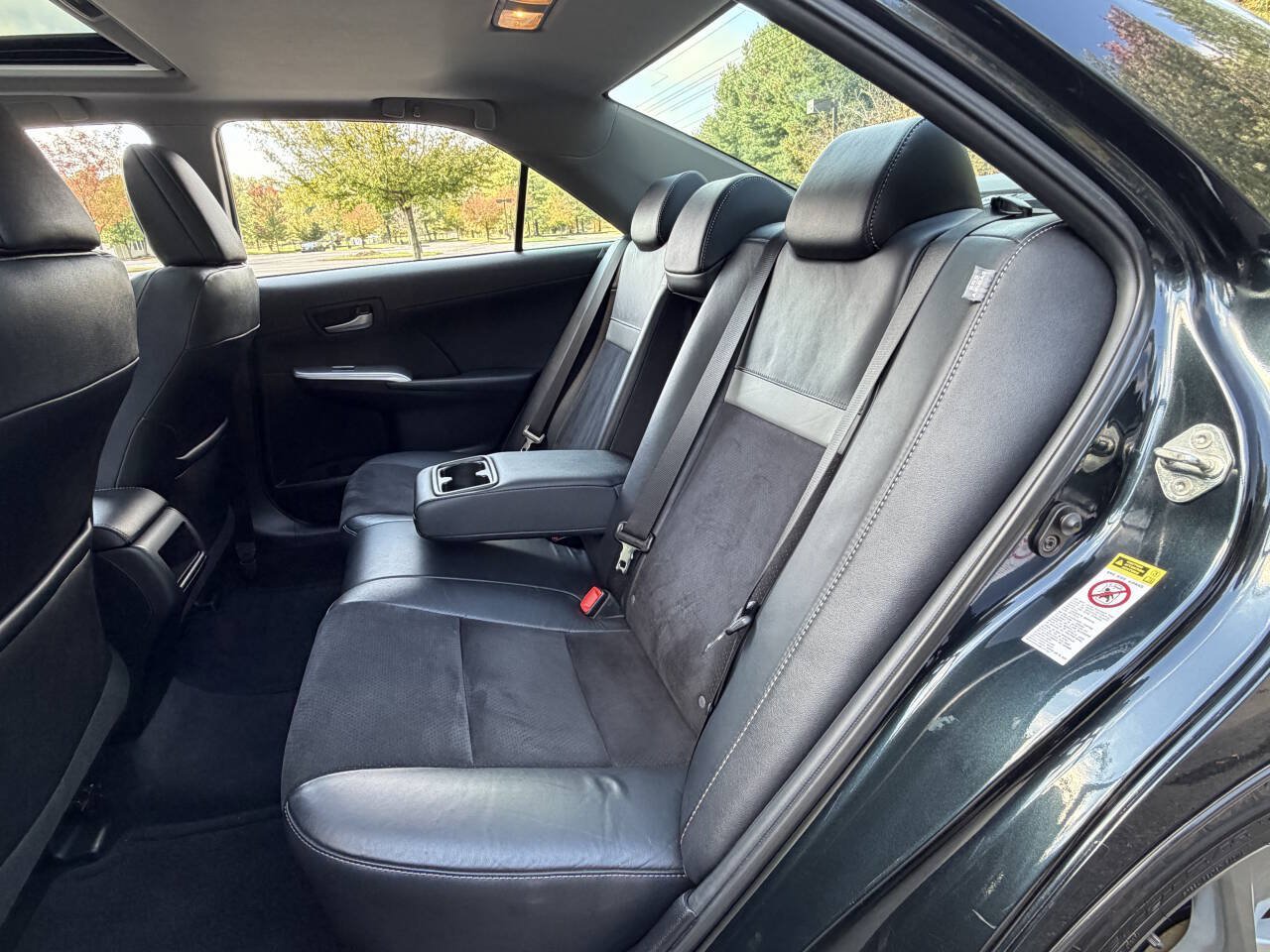 Used 2012 Toyota Camry SE w/ Leather Pkg FWD image 35
