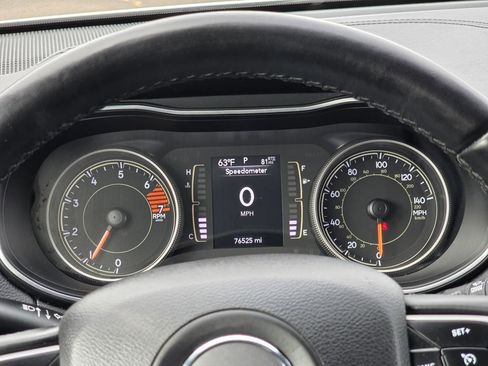 Used 2019 Jeep Cherokee Latitude Plus image 19