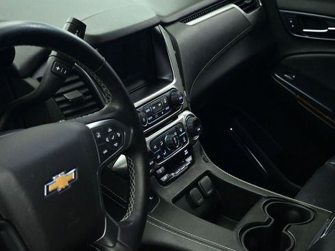 Used 2020 Chevrolet Suburban LT image 47