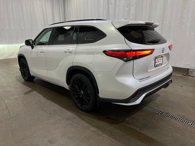 Used 2023 Toyota Highlander XSE AWD/4WD image 6
