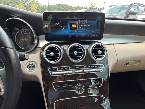 Used 2019 Mercedes-Benz C 300 Sedan image 31