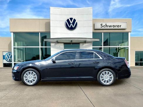 Used 2013 Chrysler 300 AWD w/ Driver Convenience Group image 1