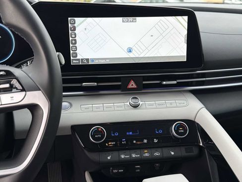 Certified 2025 Hyundai Elantra Limited image 31