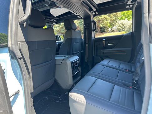 Used 2025 GMC Hummer EV 3X w/ LPO, Sport Package AWD/4WD image 43