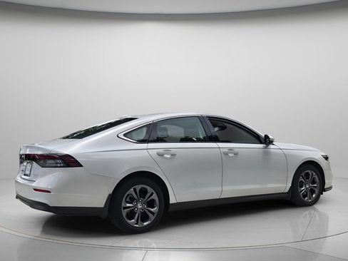 Certified 2023 Honda Accord EX image 7