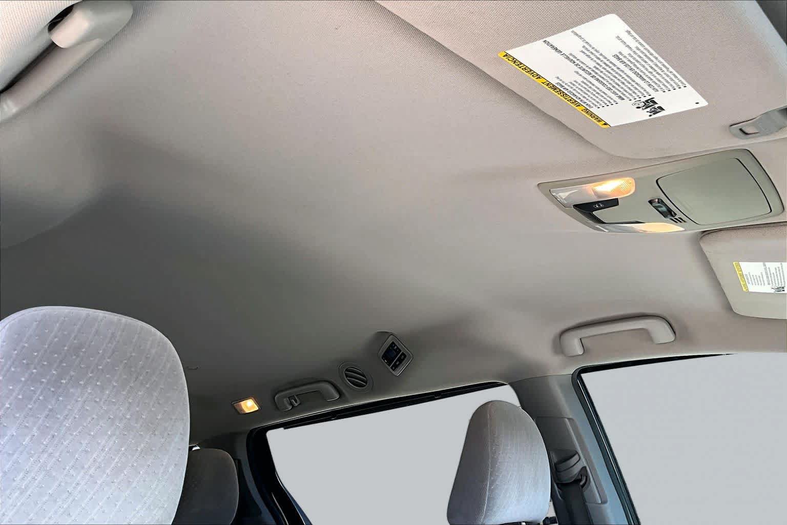 Used 2017 Toyota Sienna LE w/ Protection Package FWD image 13