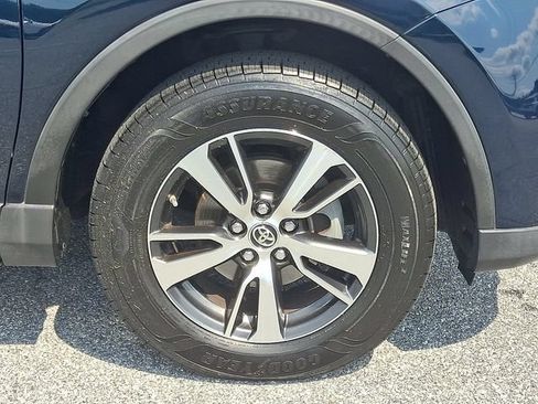 Used 2018 Toyota RAV4 XLE w/ Plus Extra Value Package AWD/4WD image 8
