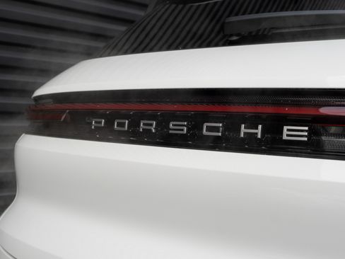 Used 2026 Porsche Cayenne AWD/4WD image 42