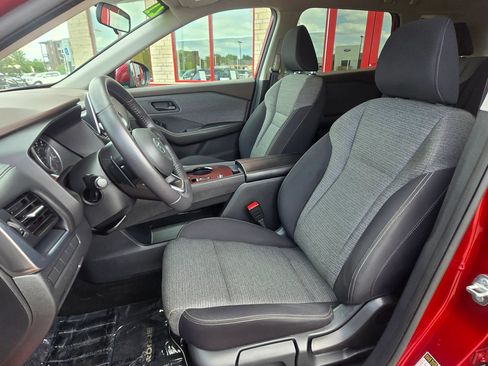 Used 2021 Nissan Rogue S FWD image 11