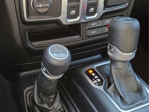 Used 2020 Jeep Wrangler Sport image 26