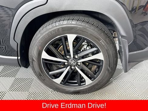 Used 2024 Toyota Corolla Cross AWD Hybrid w/ Convenience Package image 4