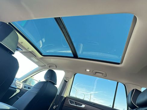 New 2026 Volkswagen Atlas SEL Premium R-Line image 32