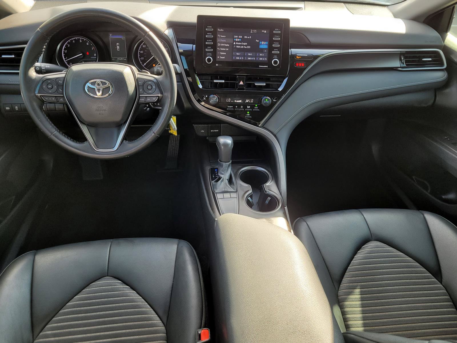 Used 2023 Toyota Camry SE FWD image 5