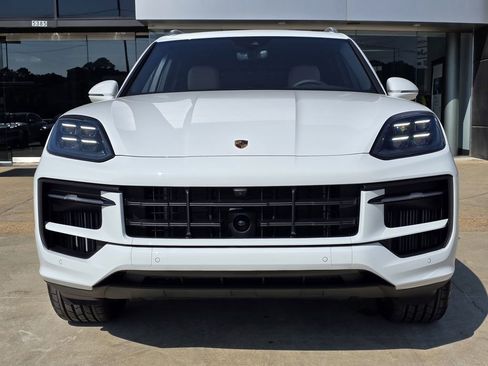 New 2025 Porsche Cayenne image 6