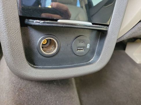 Used 2021 Lincoln Nautilus FWD w/ Equipment Group 101A image 10