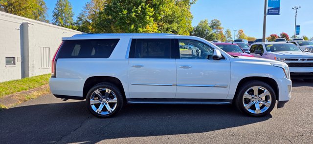 Used 2019 Cadillac Escalade ESV Luxury AWD/4WD image 11