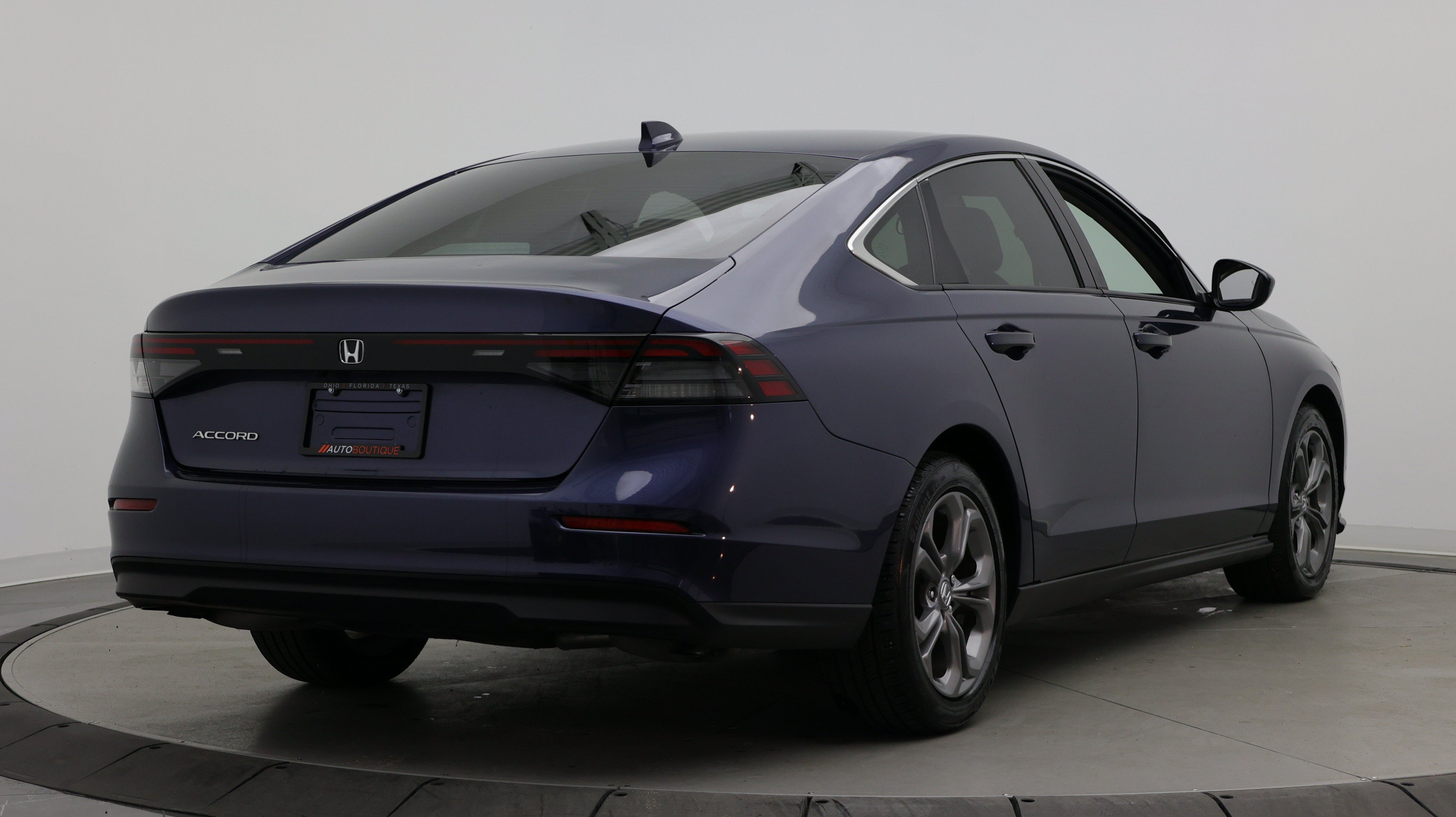Used 2024 Honda Accord EX image 8