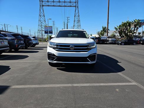 Used 2021 Volkswagen Atlas SE w/ Panoramic Sunroof Package image 2